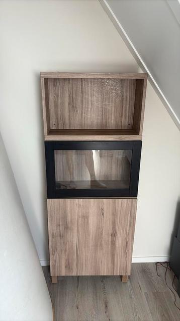 Kast beschikbaar voor biedingen