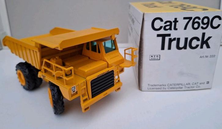 NZG 222 Caterpillar 769C Dumptruck, 1/50, Hobby en Vrije tijd, Modelauto's | 1:50, Zo goed als nieuw, Hijskraan, Tractor of Landbouw