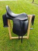 Keurig Dressuurzadel Anatomica Octant 18", Dieren en Toebehoren, Paarden en Pony's | Zadels, Ophalen of Verzenden, Zo goed als nieuw