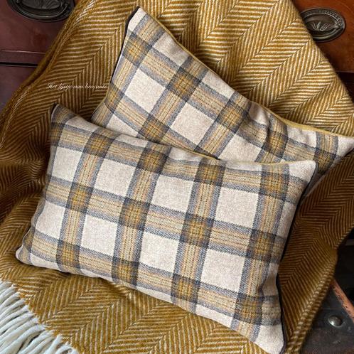 Engelse SET wollen kussens Abraham Moon Dornoch Wheat Check, Huis en Inrichting, Woonaccessoires | Kussens, Nieuw, Overige kleuren