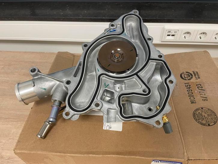 Nieuwe Waterpomp Dodge Ram 2019-2024, Auto-onderdelen, Motor en Toebehoren, Dodge, Nieuw, Ophalen