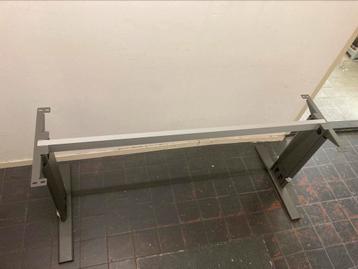 Kantoor bureau frame 160cm hoogte instelbaar