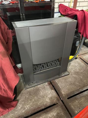 Nette Dru Opera haard op propaan beschikbaar voor biedingen