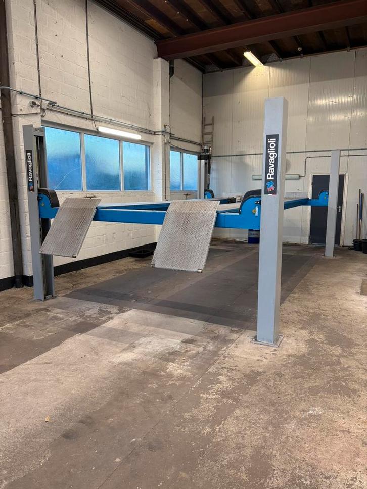 Hefbrug Ravaglioli. 8000 kg type 4651 L, Auto diversen, Autogereedschap, Zo goed als nieuw, Ophalen