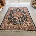 Vintage karpet kleed pers vloerkleed tapijt kleur 190 x 270, Huis en Inrichting, Ophalen, Gebruikt, Boho, 150 tot 200 cm