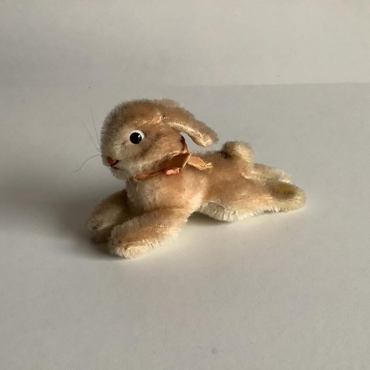 Vintage Steiff mini konijntje "Lieghase" met knopje, Antiek en Kunst, Antiek | Speelgoed, Ophalen of Verzenden