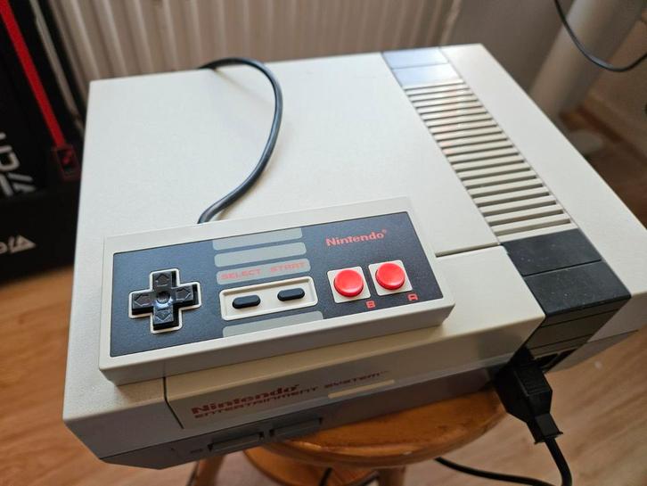 Gereviseerde Nintendo NES Console + Rad Racer, Spelcomputers en Games, Games | Nintendo NES, Gebruikt, Racen en Vliegen, 1 speler