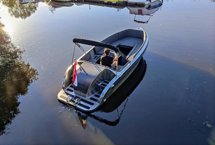 Aluva G650 luxe sloep, Watersport en Boten, Sloepen, Zo goed als nieuw, 50 tot 70 pk, 6 meter of meer, Buitenboordmotor, Benzine