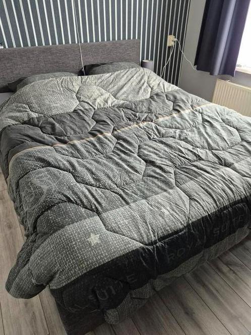 Easy dekbed All Year 240x220, Huis en Inrichting, Slaapkamer | Slaapbanken, Nieuw, Overige maten, 220 cm, Tweepersoons, Grijs