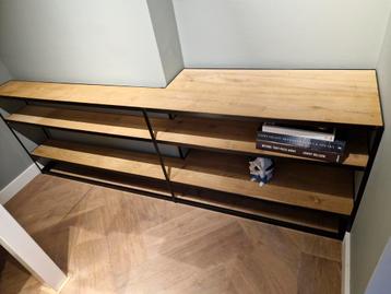 Mooie grote side table.   beschikbaar voor biedingen