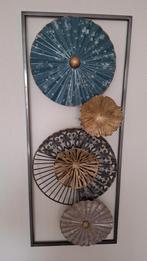 Decoratieve wanddecoratie met metalen bloemen, Ophalen of Verzenden, Zo goed als nieuw