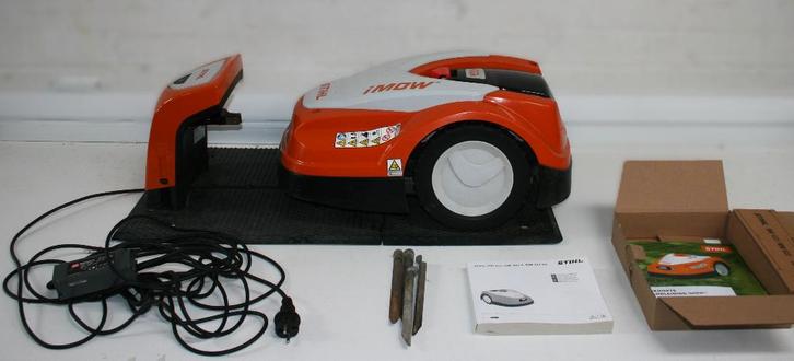 Stihl Imow robotmaaier RMI 422.2 P,  bieden vanaf €380, Tuin en Terras, Robotmaaiers, Gebruikt, 20 tot 25 cm, Met regensensor