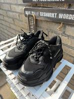 Balenciaga Triple S, Ophalen, Zwart, Sneakers of Gympen, Gedragen