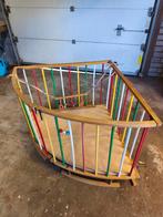 Houten babybox met speeltjes, Kinderen en Baby's, Boxen, Ophalen, Gebruikt, Driehoekig