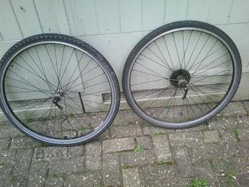  Set Mountainbike wielen 28 inch met snel spanners  beschikbaar voor biedingen