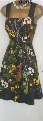 bloemen jurk Karen Millen maat 10/38 oksel tot oksel 43 cm, Kleding | Dames, Jurken, Nieuw, Maat 38/40 (M), Karen Millen, Verzenden