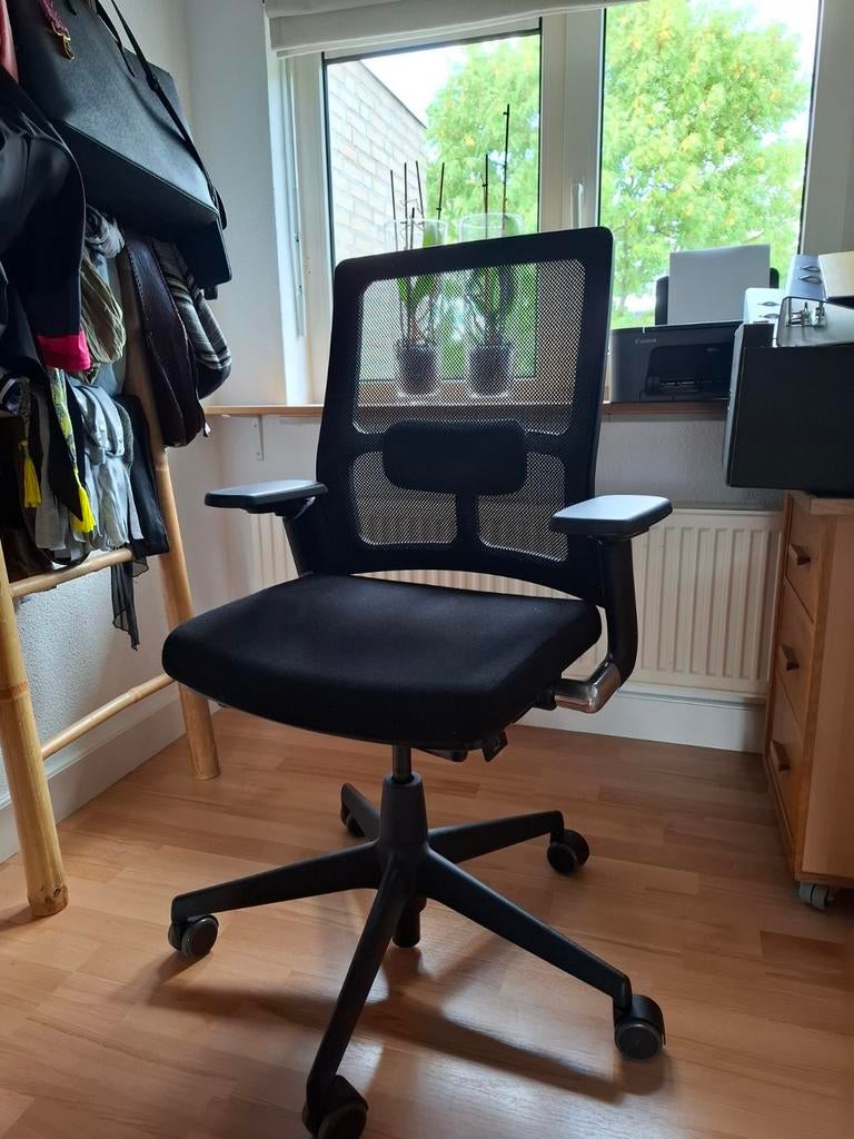 Ahrend Verta 2020 Bureaustoel - Ergonomisch, Huis en Inrichting, Bureaustoelen, Ophalen, Gebruikt, Zwart, Bureaustoel