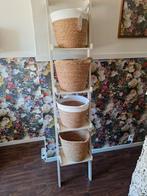 Hoge etagere met nieuwe manden, Huis en Inrichting, Woonaccessoires | Etagères, Ophalen, Zo goed als nieuw