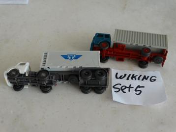 HO: set 5 : Wiking: 2 x trekker met oplegger en container. beschikbaar voor biedingen
