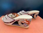 Vintage Muiltjes met draken sleehak- Maat 37, Kleding | Dames, Schoenen, Overige kleuren, Gedragen, Sandalen of Muiltjes, Ophalen of Verzenden