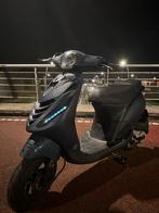 Piaggio Zip 80cc, Fietsen en Brommers, Benzine, Ophalen of Verzenden, 80 cc, Zo goed als nieuw