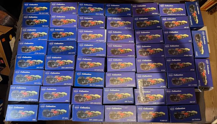 Volvo Atlas Collectie 1:43 - 51 Stuks, Hobby en Vrije tijd, Modelbouw | Auto's en Voertuigen, Zo goed als nieuw, Auto, 1:32 tot 1:50