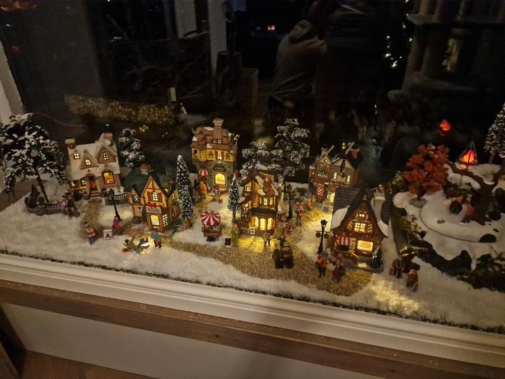 Prachtig Lemax Kerstdorp + veel extra's!, Diversen, Kerst, Ophalen