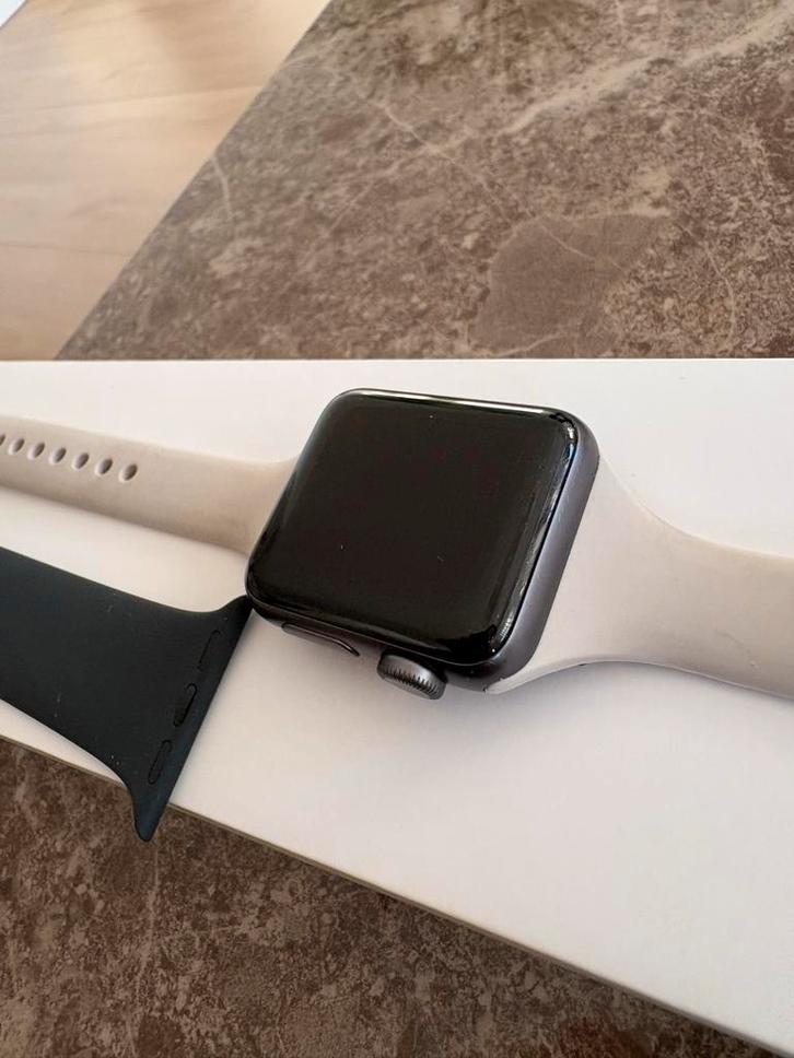 Apple Watch Series 3 - Zwart, Sieraden, Tassen en Uiterlijk, Smartwatches, Gebruikt, iOS, Zwart, Hartslag, Waterdicht, Ophalen