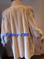 Mooie, met plooien wijd vallende faux fur beige jas-L -nieuw, Kleding | Dames, Jassen | Winter, Ophalen of Verzenden, Nieuw, Beige