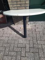 Ovale tafel met zwarte poot, Huis en Inrichting, Tafels | Eettafels, Gebruikt, 100 tot 150 cm, Tot twee personen, Modern
