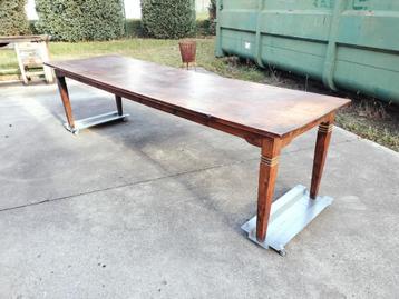 Lange houten tafel - 290 cm beschikbaar voor biedingen