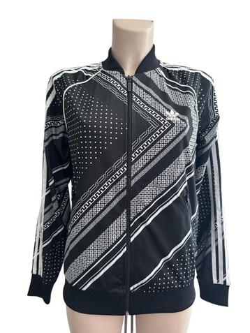 Adidas vest M beschikbaar voor biedingen