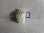 Senseo mokje Tulp Blauw Druifje Vic's Handpainted, Ophalen of Verzenden, Zo goed als nieuw, Porselein, Overige stijlen
