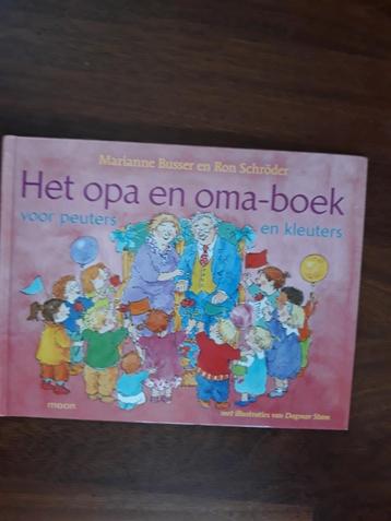 HET  OPA  EN  OMA- BOEK   van  Marianne Busser  beschikbaar voor biedingen