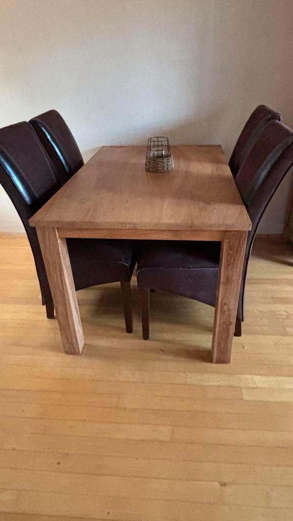 Eettafel teak, evt met bijpassende vitrinekast en tv meubel, Huis en Inrichting, Complete eetkamers, Zo goed als nieuw, 4 tot 6 stoelen