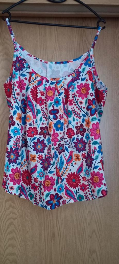 Fleurig zomertopje xl nieuw, Kleding | Dames, Tops, Nieuw, Maat 46/48 (XL) of groter, Zonder mouw, Verzenden