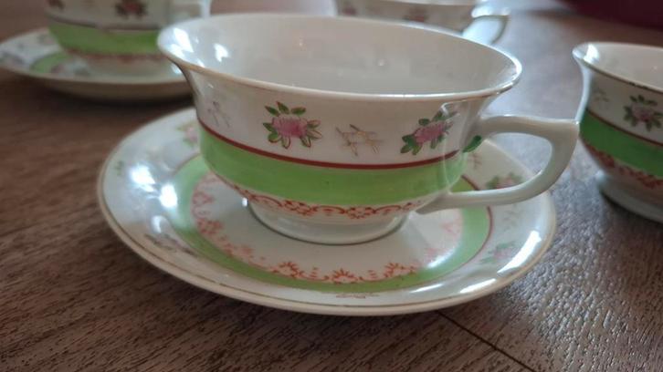 4 Vintage Theekoppen en Schotels, Huis en Inrichting, Keuken | Servies, Gebruikt, Kop(pen) en/of Schotel(s), Overige stijlen, Porselein