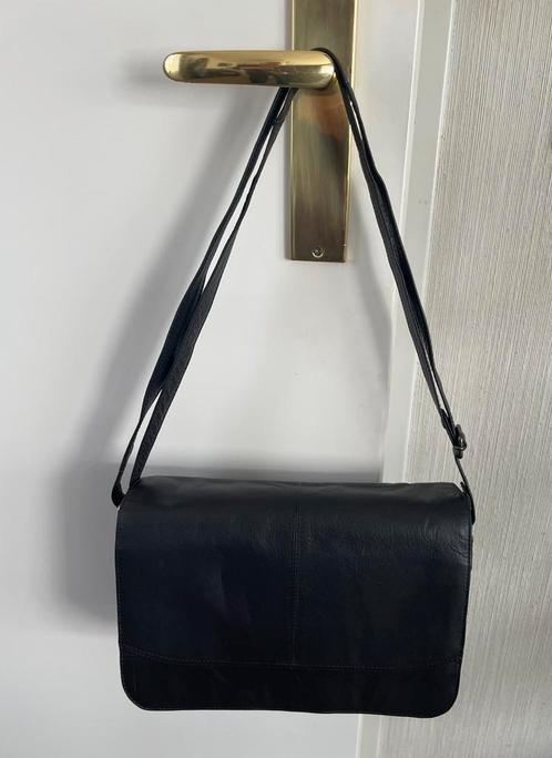 Royale Zwart Leren Dames schoudertas  (nr 5), Sieraden, Tassen en Uiterlijk, Tassen | Schoudertassen, Zo goed als nieuw, Zwart