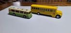 2 bussen, schoolbus en dinky bus,, Ophalen of Verzenden, Zo goed als nieuw, Bus of Vrachtwagen