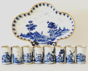 Uniek dienblad en 8 water bekers ( Delfts Blauw) geschilderd beschikbaar voor biedingen