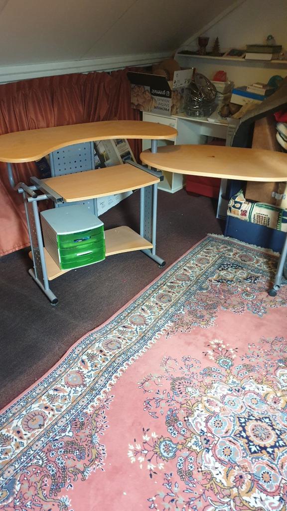 Compact Hoekbureau / Computertafel - Verrijdbaar, Huis en Inrichting, Kasten | Computermeubels, Ophalen of Verzenden