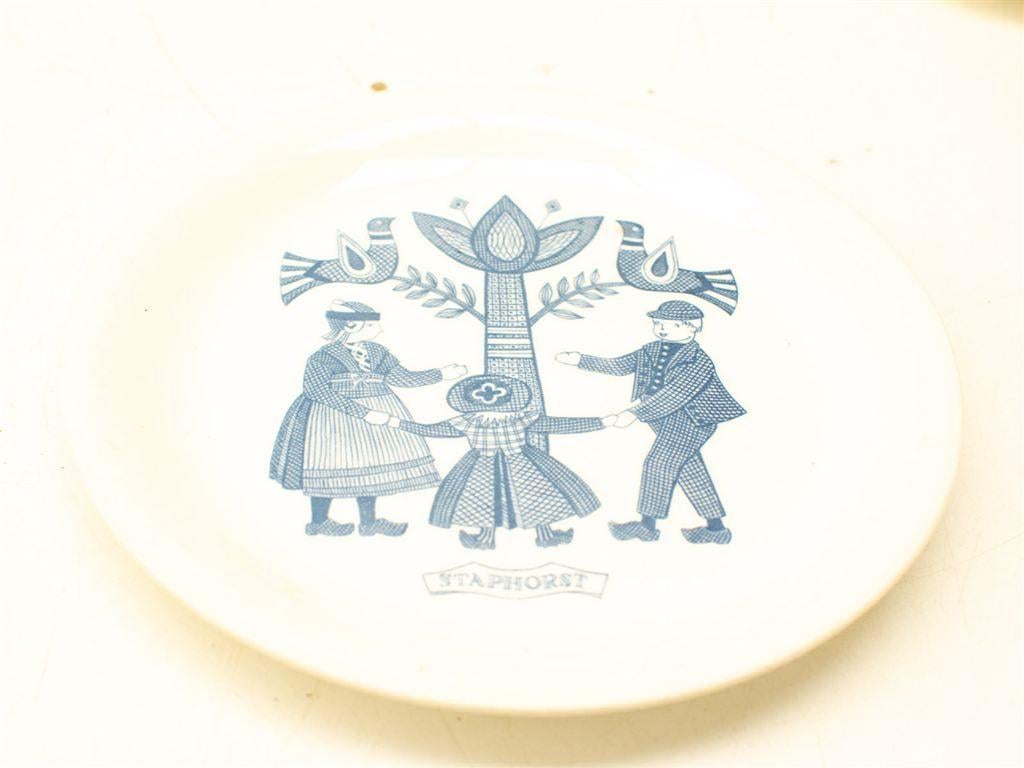 2 klederdracht borden van staphorst 33322, Gebruikt, Ophalen of Verzenden, Bord(en), Wedgwood