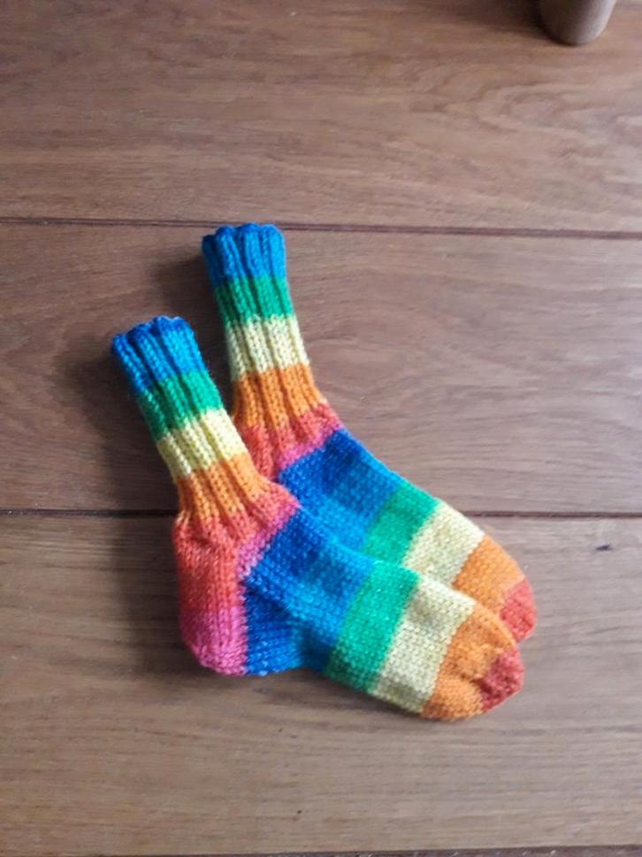 Gebreide sokken van sokkenwol. 75% wol. Maat 26/27, Kinderen en Baby's, Kinderkleding | Schoenen en Sokken, Nieuw, Sokken, Jongen of Meisje