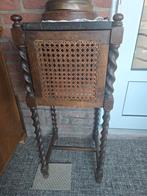 Antieke Rookstandaard / Bijzettafel met Gerstgedraaide Poten, Ophalen
