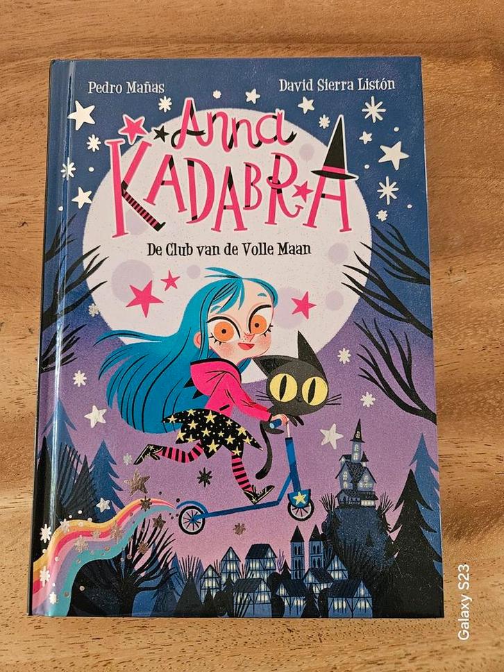 Pedro Mañas - De Club van de Volle Maan, Boeken, Kinderboeken | Jeugd | onder 10 jaar, Zo goed als nieuw, Fictie algemeen, Ophalen of Verzenden