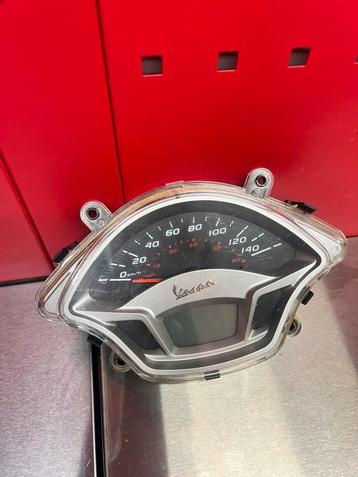 Piaggio Vespa GTS 300 teller / cockpit 27.000KM beschikbaar voor biedingen