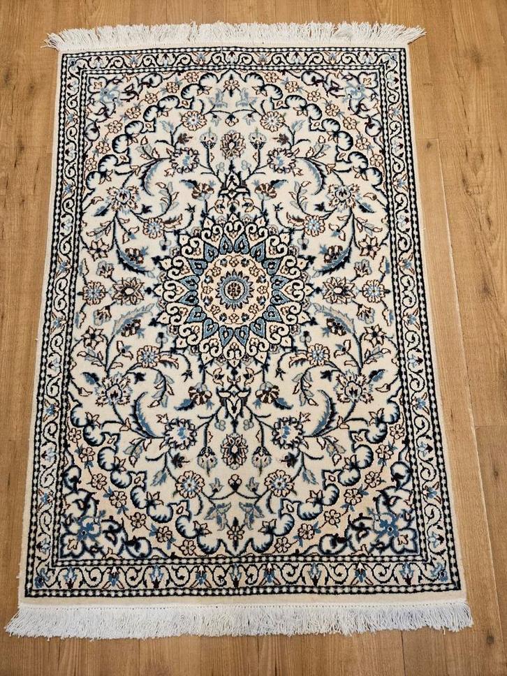 Vintage handgeknoopt perzisch tapijt nain 9la 141x88, Huis en Inrichting, Stoffering | Tapijten en Kleden, Gebruikt, 50 tot 100 cm