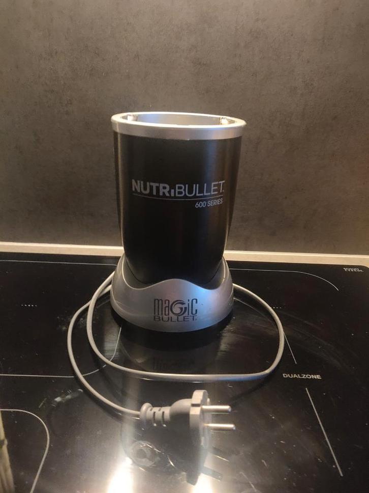 Nutribullet Magic Bullet 600 – Basisunit + messen, Witgoed en Apparatuur, Blenders, Gebruikt, Blender, Ophalen of Verzenden