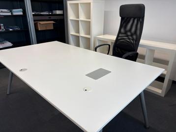 IKEA Galant Bureau/werktafel breed 160 x diep 110 - afbeelding 1
