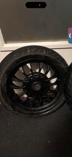 Vespa Spint achterband inc velg, Fietsen en Brommers, Brommeronderdelen | Scooters, Ophalen of Verzenden, Zo goed als nieuw, Overige typen